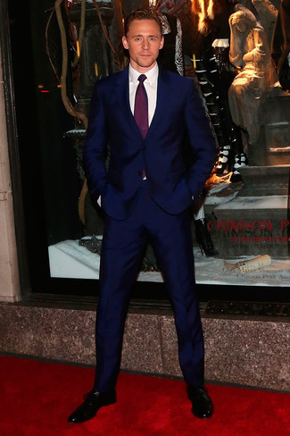 Tom Hiddleston wearing Navy Suit, White Dress Shirt, Black Leather Oxford Shoes, Dark Purple Tie