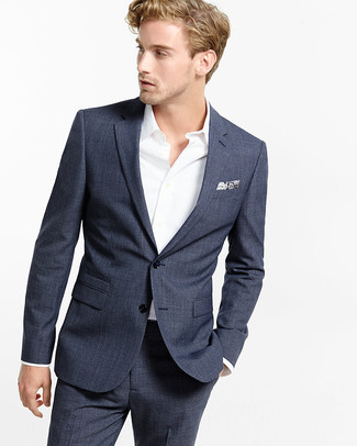 White and Navy Print Pocket Square Outfits: This relaxed casual combination of a navy suit and a white and navy print pocket square is extremely easy to throw together without a second thought, helping you look awesome and prepared for anything without spending too much time digging through your closet.