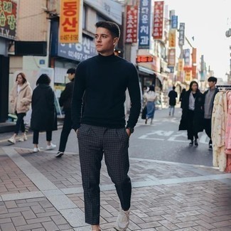 Grey Check Chinos Outfits: You'll be amazed at how easy it is for any guy to get dressed like this. Just a navy turtleneck and grey check chinos. Beige athletic shoes are an effective way to upgrade your ensemble.