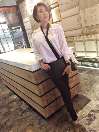 Tie Outfits For Women: When the setting permits casual styling, marry a white off shoulder top with a tie. Go ahead and add grey leather mules to this ensemble for a sense of class.