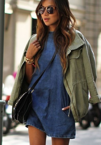 Anorak Outfits For Women: An anorak and a blue denim casual dress are great items to have in your casual styling arsenal.