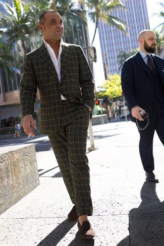 Olive Plaid Dress Pants Outfits For Men: Channel your inner Kingsman agent and choose an olive plaid blazer and olive plaid dress pants. Add a pair of brown suede loafers and off you go looking dashing.