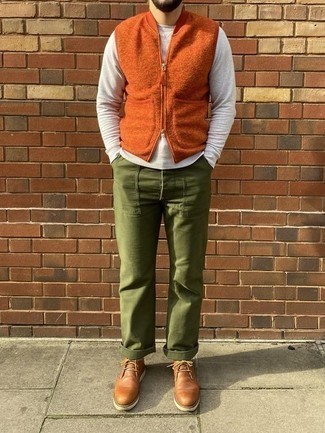 Orange Fleece Gilet Outfits For Men: 