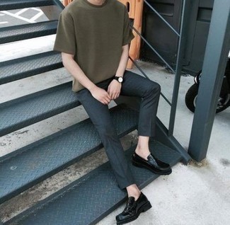 Dark Green Crew-neck T-shirt Outfits For Men: This combination of a dark green crew-neck t-shirt and charcoal chinos is super easy to assemble and so comfortable to wear as well! To give this outfit a sleeker vibe, why not complete your look with black chunky leather loafers?
