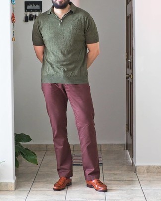 Dark Green Polo Outfits For Men: A dark green polo and burgundy chinos worn together are a match made in heaven for men who appreciate casually dapper combinations. If you wish to instantly bump up your ensemble with one single item, add a pair of tobacco leather loafers to the mix.