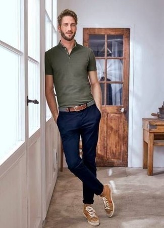 Beige Canvas High Top Sneakers Outfits For Men: Go for an olive polo and navy chinos for a laid-back and trendy look. A great pair of beige canvas high top sneakers is an effective way to transform this getup.