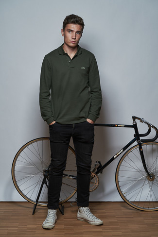 Olive Polo Neck Sweater Outfits For Men: When the occasion calls for an effortlessly stylish outfit, you can rely on an olive polo neck sweater and black jeans. You can get a bit experimental in the shoe department and rock a pair of white canvas high top sneakers.
