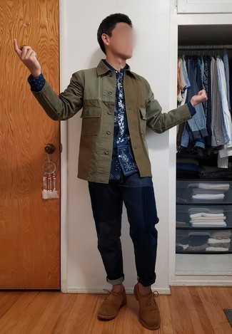 Blue Patchwork Jeans Outfits For Men: This pairing of an olive shirt jacket and blue patchwork jeans is extremely easy to recreate and so comfortable to work all day long as well! And if you want to immediately step up your ensemble with footwear, why not introduce a pair of brown suede oxford shoes to this ensemble?