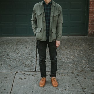 Black Jeans with Brown Sneakers Fall Outfits For Men: If the setting allows laid-back dressing, go for an olive shirt jacket and black jeans. Not sure how to round off? Make brown sneakers your footwear choice for a more casual touch. Can you see how super easy it is to look stylish and stay toasty come chillier weather, all thanks to outfits like this?