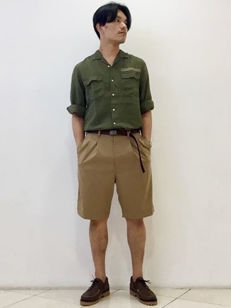 Beige Shorts Outfits For Men: When you need to feel confident in your outfit, dress in an olive short sleeve shirt and beige shorts. Avoid looking too casual by finishing off with a pair of dark brown leather derby shoes.