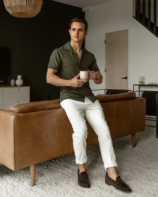 Olive Short Sleeve Shirt Outfits For Men: This combo of an olive short sleeve shirt and white jeans is proof that a pared down casual ensemble doesn't have to be boring. For something more on the smart side to finish off this outfit, make dark brown suede loafers your footwear choice.