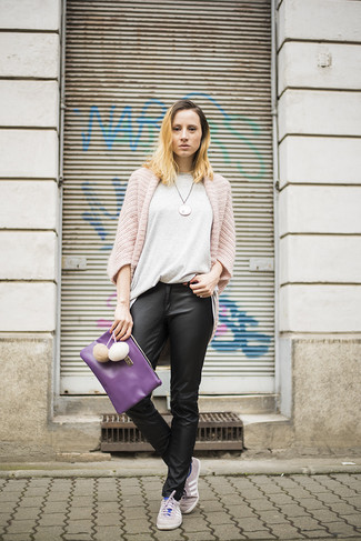 Light Violet Leather Clutch Outfits: Go for a straightforward but at the same time casually cool option in a pink knit open cardigan and a light violet leather clutch. Want to dress it up on the shoe front? Add grey low top sneakers to the mix.