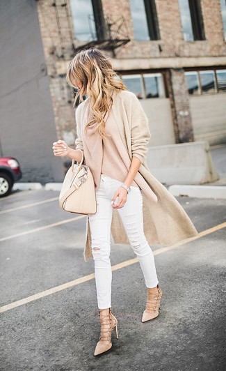 Shawl-Neck Sweater Outfits For Women: For something more on the casually cool side, test drive this pairing of a shawl-neck sweater and white ripped skinny jeans. Complement this look with beige suede gladiator sandals to avoid looking too formal.