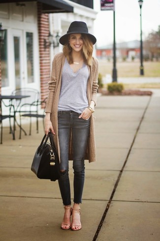 Beige Open Cardigan Outfits For Women: If you’re a jeans-and-a-tee kind of girl, you'll like the simple yet chic combination of a beige open cardigan and charcoal ripped skinny jeans. A pair of tan leather heeled sandals easily turns up the style factor of any look.