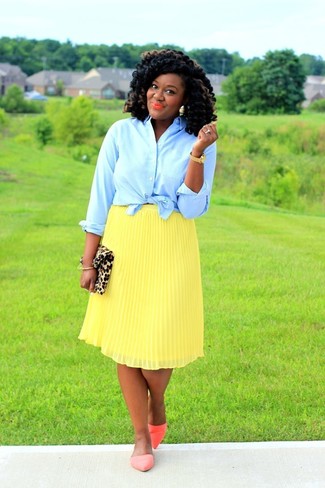 Light Blue Dress Shirt Outfits For Women: 