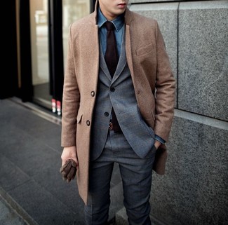Light Violet Tie Outfits For Men: Go for a brown overcoat and a light violet tie for a proper classy outfit.