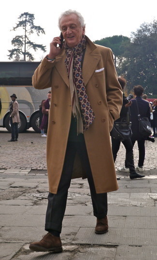 Black Pants with Brown Shoes Outfits For Men After 60: Display your sophisticated self in a camel overcoat and black pants. You could follow the classic route in the footwear department by slipping into a pair of brown suede derby shoes. All in all, a great insight into style for older guys.
