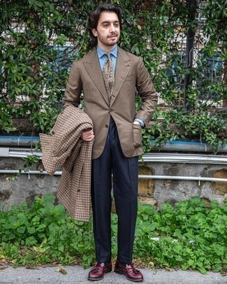 Navy Dress Pants Outfits For Men: This pairing of a brown houndstooth overcoat and navy dress pants can only be described as incredibly stylish and elegant. Introduce a pair of burgundy leather tassel loafers to the mix et voila, the ensemble is complete.
