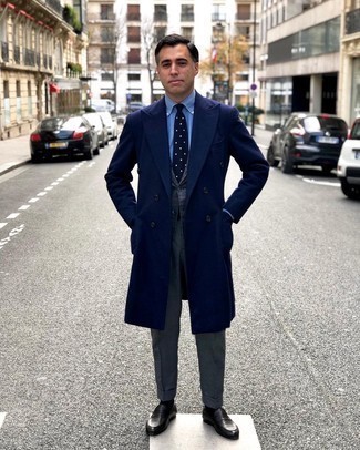 Navy and White Polka Dot Tie Outfits For Men: Hard proof that a navy overcoat and a navy and white polka dot tie look awesome when you team them up in a sophisticated ensemble for a modern guy. Serve a little outfit-mixing magic with a pair of black leather loafers.