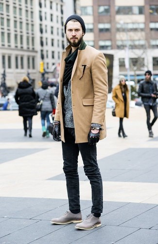 Black Leather Gloves Outfits For Men: Team a camel overcoat with black leather gloves for a street style and trendy look. You could perhaps get a little creative with footwear and complete this look with grey suede brogues.
