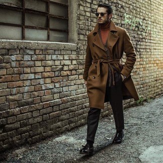 Brown Turtleneck Outfits For Men: A brown turtleneck and charcoal dress pants are a really dapper outfit to try. Black leather tassel loafers pull the outfit together.