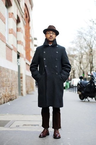 Navy Overcoat Outfits: A navy overcoat and dark brown chinos are among those versatile items that have become the absolute essentials in our closets. Brown leather derby shoes are guaranteed to breathe a hint of class into your outfit.