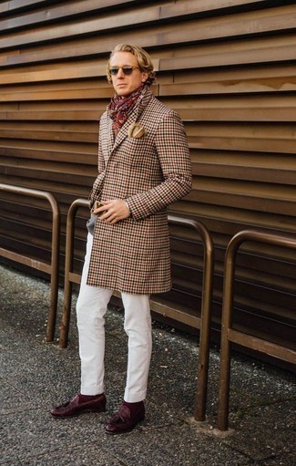 Burgundy Scarf Outfits For Men: Why not go for a camel gingham overcoat and a burgundy scarf? As well as very comfortable, both of these items look great when matched together. If you wish to instantly lift up this ensemble with a pair of shoes, why not complete your getup with a pair of burgundy leather tassel loafers?