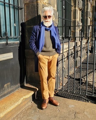 Blue Scarf Outfits For Men: A navy overcoat and a blue scarf make for the ultimate laid-back ensemble for today's gent. Let your outfit coordination credentials truly shine by finishing off your look with brown leather casual boots.