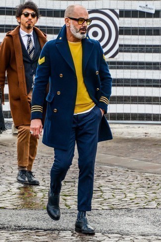 Navy Overcoat Outfits: A navy overcoat and navy dress pants are among the unshakeable foundations of a solid menswear collection. If you're wondering how to finish, introduce a pair of black leather oxford shoes to this outfit.