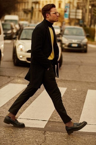 Mustard Horizontal Striped Socks Outfits For Men: Showcase your chops in menswear styling in this relaxed combination of a black overcoat and mustard horizontal striped socks. Puzzled as to how to finish off this getup? Wear a pair of black leather loafers to smarten it up.