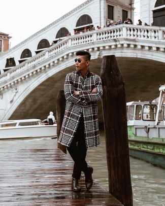 Multi colored Plaid Overcoat Outfits: Go for something effortlessly sleek yet timeless with a multi colored plaid overcoat and black jeans. Add dark brown leather chelsea boots to your look to make the ensemble slightly more refined.