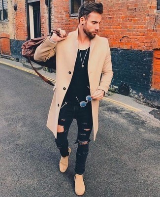 Tan Suede Chelsea Boots with Black Jeans Outfits For Men In Their 20s: This pairing of a camel overcoat and black jeans is hard proof that a pared down casual look can still be seriously stylish. Tan suede chelsea boots will breathe a hint of refinement into an otherwise mostly dressed-down ensemble. If you're often not sure how to dress as a 20-year-old, this outfit is a safe option.