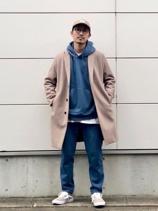 Tan Canvas Low Top Sneakers Outfits For Men: A camel overcoat and a white crew-neck t-shirt will guarantee you get the attention you deserve. For a more relaxed finish, add a pair of tan canvas low top sneakers.