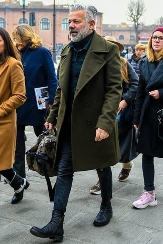 Olive Overcoat Outfits: Breathe variety into your day-to-day casual fashion mix with an olive overcoat and navy ripped jeans. Black leather chelsea boots will inject a hint of elegance into an otherwise everyday getup.