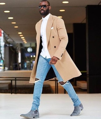 White Pocket Square Chill Weather Outfits: Pair a beige overcoat with a white pocket square for an easy-to-wear ensemble. For maximum style, complement your ensemble with grey suede chelsea boots.