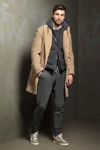 Charcoal Sweatpants Outfits For Men: This casual combo of a camel overcoat and charcoal sweatpants is extremely easy to pull together in no time, helping you look amazing and ready for anything without spending a ton of time digging through your wardrobe. A nice pair of beige suede low top sneakers is an effective way to add a sense of stylish effortlessness to this look.