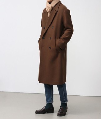 Tan Scarf Outfits For Men: A brown overcoat and a tan scarf are a nice getup to add to your current casual rotation. Add a different twist to an otherwise mostly dressed-down ensemble by slipping into dark brown leather loafers.