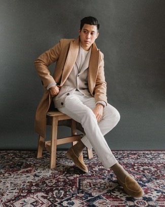 White Crew-neck Sweater Smart Casual Outfits For Men: A white crew-neck sweater and white chinos are a good combo to take you throughout the day and into the night. And if you wish to instantly dress up your getup with one single piece, add a pair of tan suede loafers to the equation.