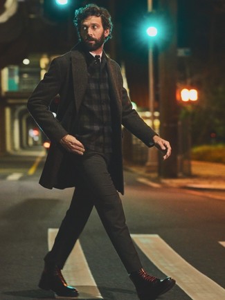 Black Plaid Flannel Shirt Jacket Outfits For Men: A black plaid flannel shirt jacket and charcoal chinos are a cool combination worth having in your day-to-day casual arsenal. Introduce a pair of black leather casual boots to the mix to kick things up to the next level.