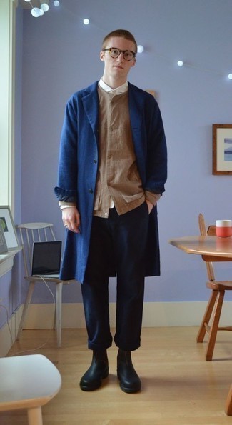 Blue Overcoat Outfits: Infuse personality into your day-to-day routine with a blue overcoat and navy chinos. Black leather chelsea boots will effortlessly smarten up your getup.