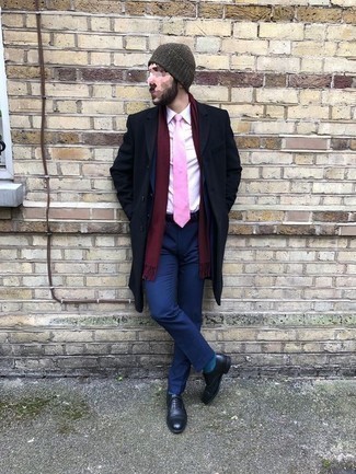 Pink Tie Outfits For Men: Indisputable proof that a black overcoat and a pink tie are amazing together in a classy outfit for today's man. If you're clueless about how to round off, complete this outfit with black leather oxford shoes.