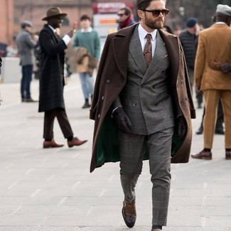 Beige Pocket Square Outfits: If you're obsessed with comfort dressing when it comes to your personal style, you'll appreciate this contemporary pairing of a brown overcoat and a beige pocket square. Let your sartorial chops truly shine by completing your outfit with a pair of brown leather monks.