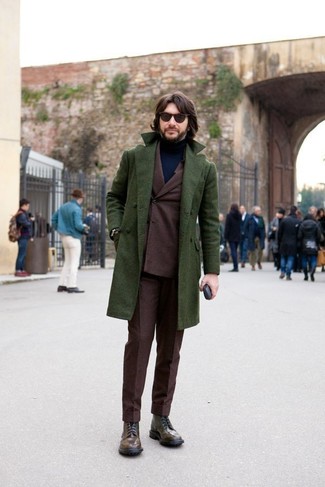 Dark Green Overcoat Fall Outfits: When it comes to high-octane refinement, this combo of a dark green overcoat and a dark brown suit is the ultimate look. You can take a more laid-back approach with footwear and introduce dark brown leather casual boots to this outfit. Can you see how extremely easy it is to look seriously stylish and stay toasty when chillier weather comes, thanks to this look?