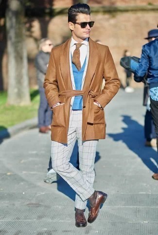 Tan Tie Outfits For Men: A camel overcoat and a tan tie are a truly sharp ensemble to try. For a more laid-back feel, why not add brown leather tassel loafers?