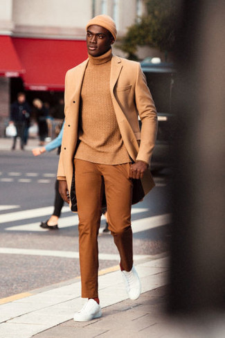 Beige Beanie Outfits For Men: A camel overcoat and a beige beanie are definitely worth adding to your list of true casual staples. If you're puzzled as to how to finish, throw a pair of white leather low top sneakers in the mix.