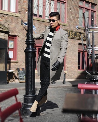Black and White Horizontal Striped Turtleneck Outfits For Men: For effortless style without the need to sacrifice on comfort, we turn to this pairing of a black and white horizontal striped turtleneck and black chinos. To add a little zing to this look, introduce a pair of beige suede chelsea boots to the mix.