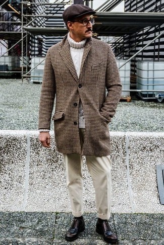 Brown Houndstooth Overcoat Outfits: You'll be surprised at how easy it is for any gent to pull together this effortlessly neat getup. Just a brown houndstooth overcoat and beige chinos. Here's how to dial it up: dark brown leather oxford shoes.
