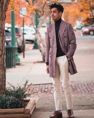 Burgundy Herringbone Overcoat Outfits: This classic and casual pairing of a burgundy herringbone overcoat and beige chinos is super easy to put together without a second thought, helping you look amazing and ready for anything without spending too much time rummaging through your closet. If you want to immediately kick up this look with one piece, why not introduce a pair of dark brown leather brogues to this outfit?