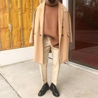Beige Knit Wool Turtleneck Outfits For Men: A beige knit wool turtleneck looks so refined when married with beige dress pants. Serve a little outfit-mixing magic by slipping into black leather derby shoes.