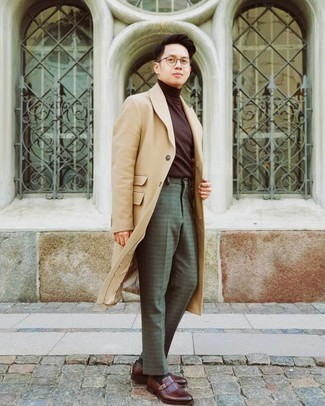 Camel Overcoat Dressy Outfits: A camel overcoat looks so elegant when worn with olive dress pants. Finish off this look with a pair of brown fringe leather loafers for a fashionable mix.